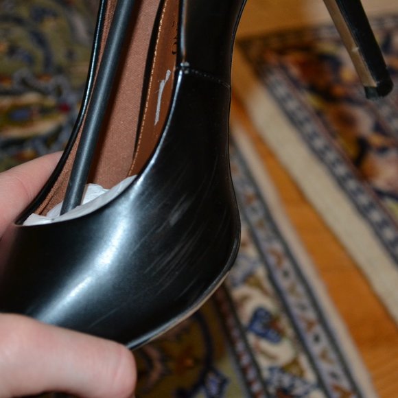 Black Heels - Picture 6 of 8
